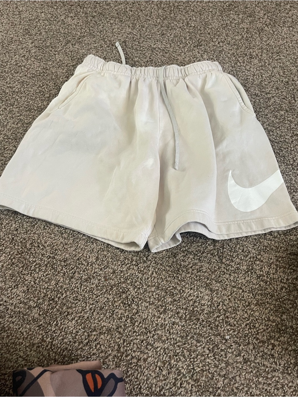 Men’s beige Nike gym shorts size xl